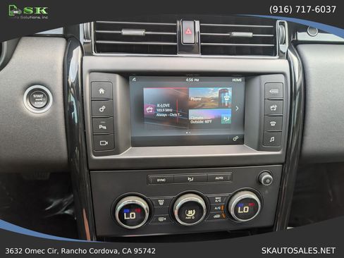 Used 2017 Land Rover Discovery SE AWD/4WD image 23
