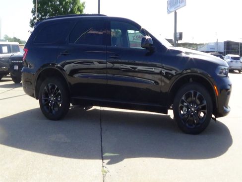 Certified 2024 Dodge Durango SXT w/ SXT Blacktop Group AWD/4WD image 5
