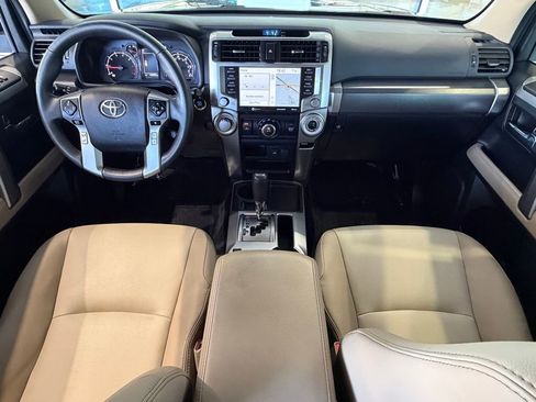 Used 2022 Toyota 4Runner SR5 Premium w/ Moonroof Package RWD image 32