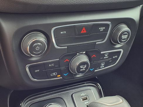Certified 2020 Jeep Compass Limited AWD/4WD image 12