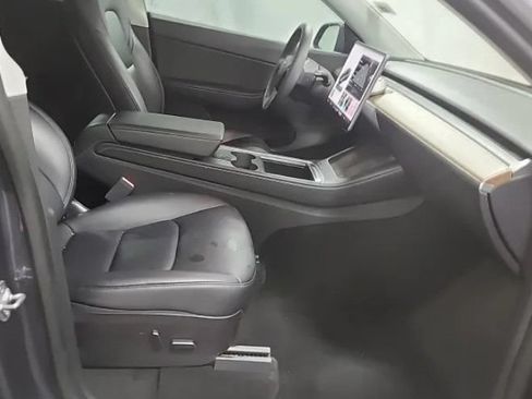 Used 2022 Tesla Model Y Performance AWD/4WD image 10