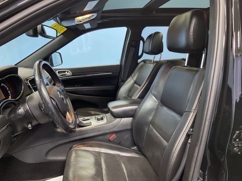 Used 2019 Jeep Grand Cherokee Limited w/ Luxury Group II image 9