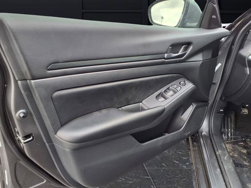 Used 2023 Nissan Altima 2.5 S image 11