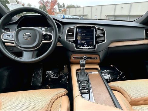 Used 2017 Volvo XC90 T6 Inscription w/ Vision Package image 18