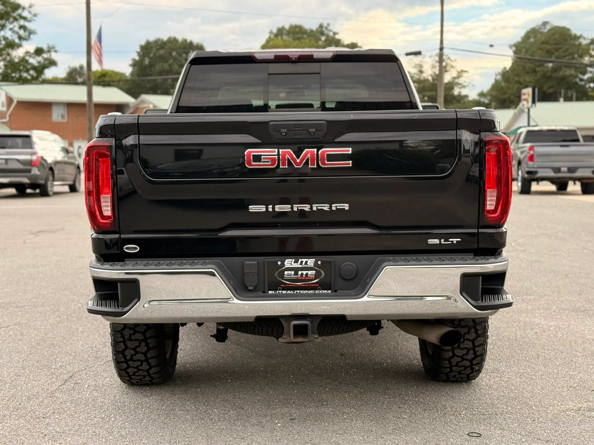 Used 2022 GMC Sierra 2500 SLT w/ SLT Convenience Package AWD/4WD image 8