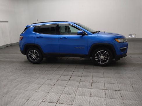 Used 2018 Jeep Compass Latitude w/ Popular Equipment Group FWD image 11