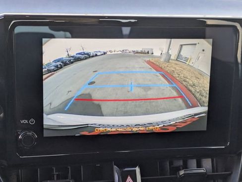 Used 2025 Toyota Corolla LE image 21