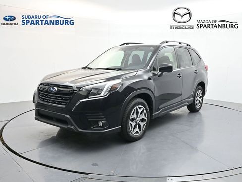 Used 2024 Subaru Forester Premium AWD/4WD image 3