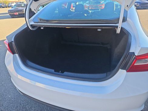 Used 2020 Chevrolet Malibu RS w/ LPO, Convenience Package 2 image 21