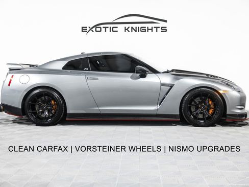 Used 2010 Nissan GT-R Premium AWD/4WD image 1