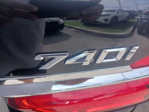 Used 2019 BMW 740i w/ Executive Package RWD image 15