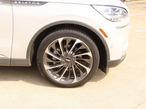 Used 2021 Lincoln Aviator Reserve w/ Equipment Group 202A image 7