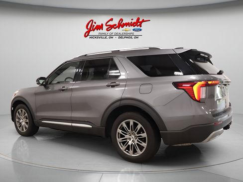 Used 2025 Ford Explorer Platinum AWD/4WD image 4