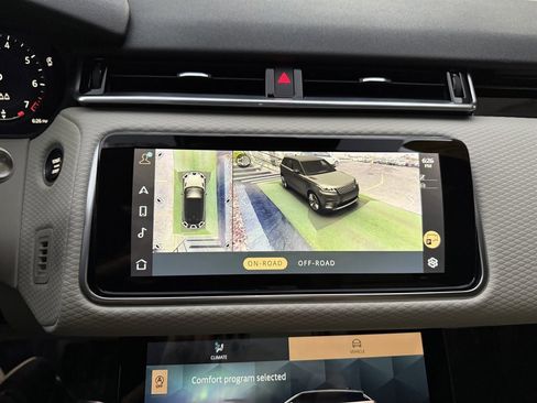Used 2021 Land Rover Range Rover Velar R-Dynamic S image 27