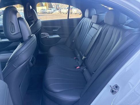 Used 2026 Mercedes-Benz E 350 4MATIC Sedan image 5
