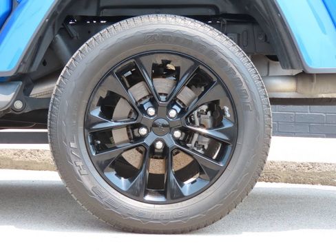 Used 2022 Jeep Gladiator Overland AWD/4WD image 17