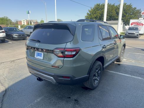 New 2026 Honda Pilot TrailSport image 5