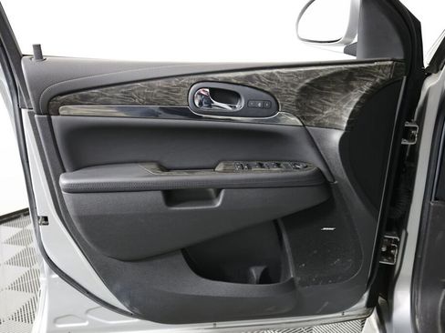 Used 2014 Buick Enclave Leather image 12