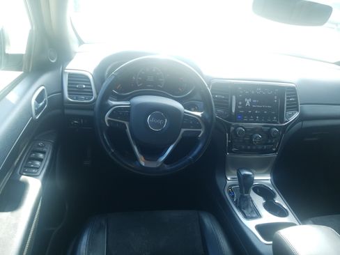 Used 2022 Jeep Grand Cherokee Laredo X RWD image 18