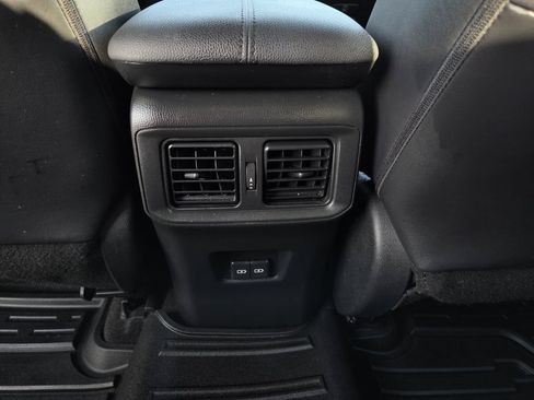 Used 2022 Toyota RAV4 XLE Premium FWD image 19