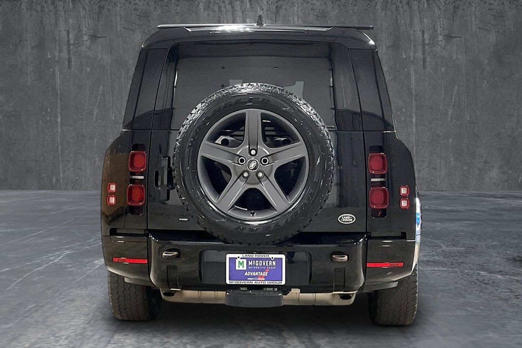 Used 2023 Land Rover Defender 130 X-Dynamic SE AWD/4WD image 6
