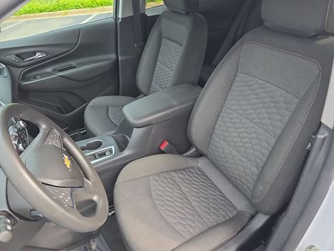 Used 2019 Chevrolet Equinox LT FWD image 16