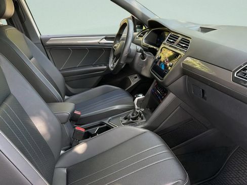 Used 2024 Volkswagen Tiguan SE R-Line FWD image 31