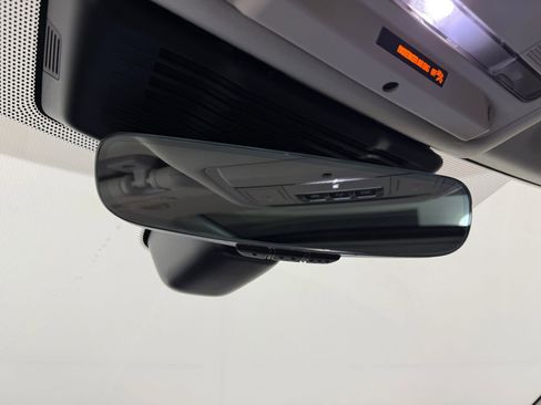 New 2026 Land Rover Discovery S AWD/4WD image 18