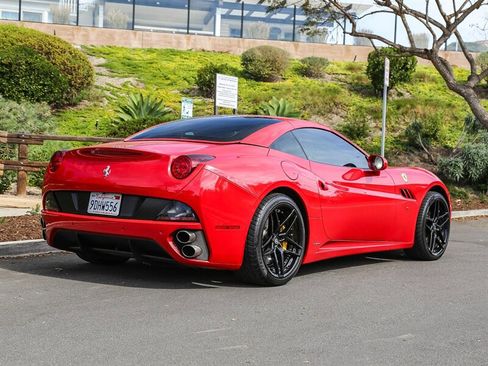 Used 2010 Ferrari California image 21