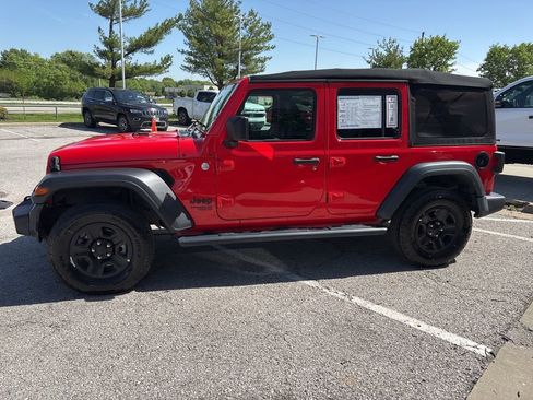 Used 2021 Jeep Wrangler Unlimited Sport AWD/4WD image 16