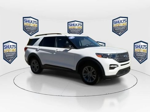 Used 2023 Ford Explorer XLT w/ Equipment Group 202A image 2