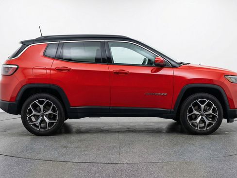 Used 2025 Jeep Compass Limited AWD/4WD image 11