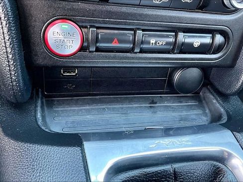 Used 2018 Ford Mustang Coupe image 19