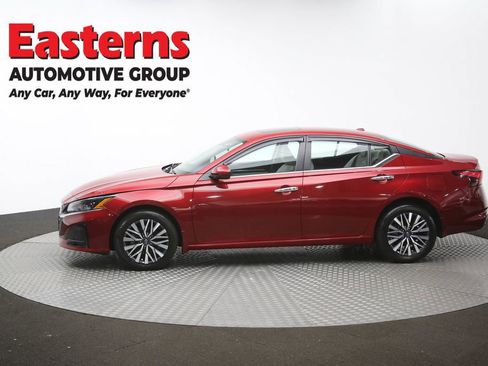 Used 2023 Nissan Altima 2.5 SV w/ SV Premium Package AWD/4WD image 57