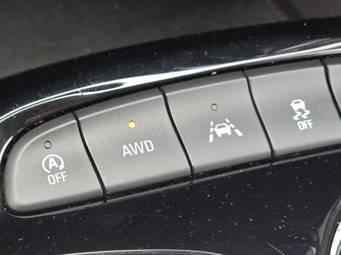 Used 2024 Buick Encore GX Sport Touring image 13