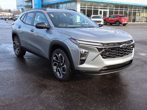 New 2026 Chevrolet Trax RS image 2