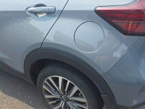 Used 2023 Nissan Kicks SV FWD image 11
