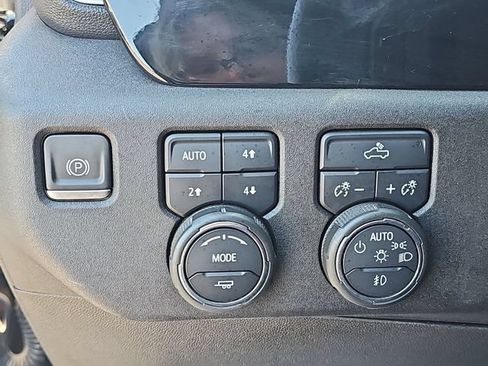 Used 2023 Chevrolet Silverado 1500 RST AWD/4WD image 19