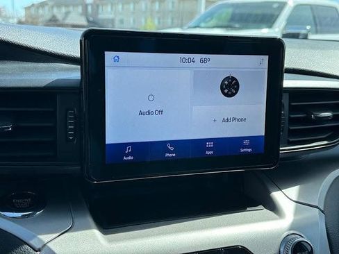 Used 2022 Ford Explorer XLT image 22