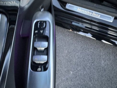 Used 2025 Mercedes-Benz C 300 4MATIC Sedan image 21