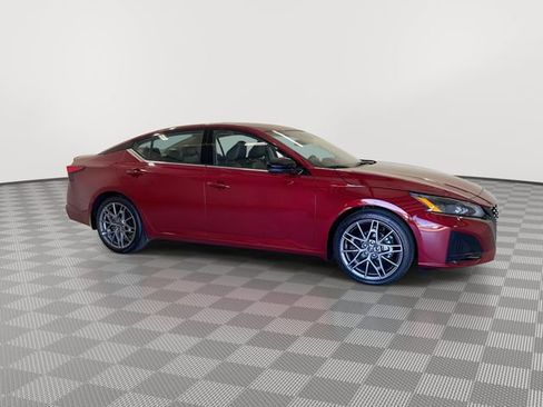 Certified 2024 Nissan Altima 2.0 SR image 13