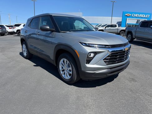 New 2026 Chevrolet TrailBlazer LS w/ LS Convenience Package AWD/4WD image 1