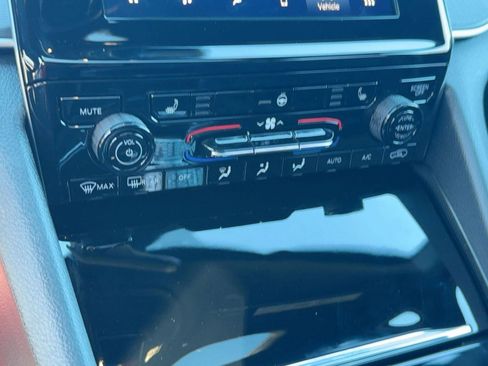 New 2025 Jeep Grand Cherokee L Laredo w/ Luxury Tech Group I image 26