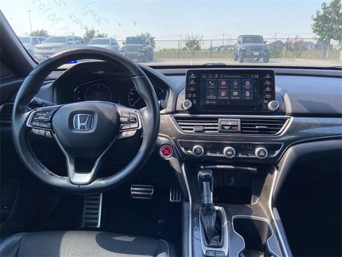 Used 2018 Honda Accord Sport image 10