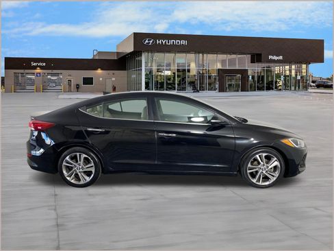 Used 2017 Hyundai Elantra Limited image 8