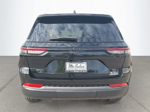 New 2026 Jeep Grand Cherokee Limited w/ Limited Altitude Package AWD/4WD image 5