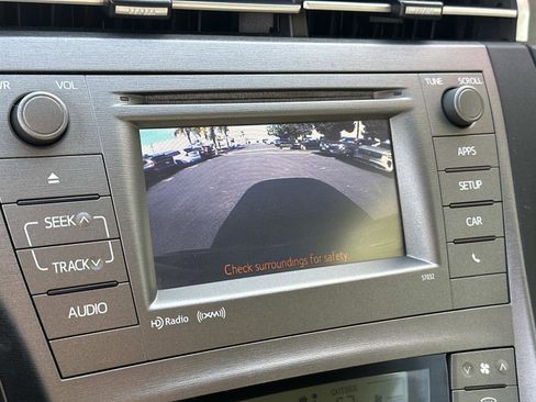 Used 2014 Toyota Prius Plug-In Hybrid image 12