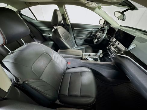 Used 2023 Nissan Altima 2.5 SR w/ SR Premium Package image 26