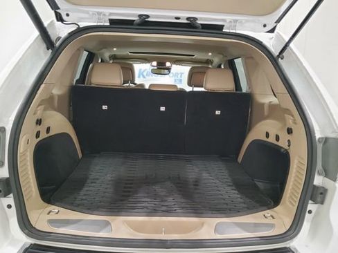 Used 2019 Jeep Grand Cherokee Limited RWD image 12