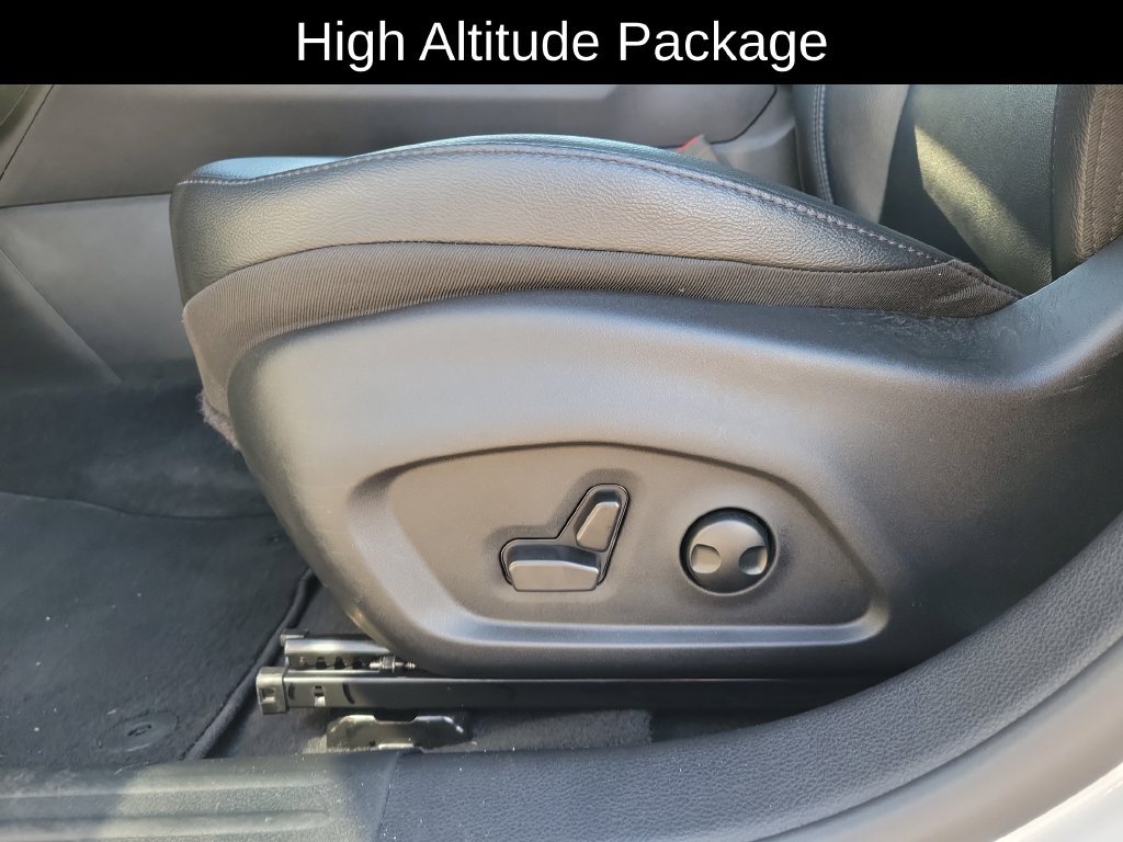 Used 2025 Jeep Compass Limited w/ High Altitude Package AWD/4WD image 11